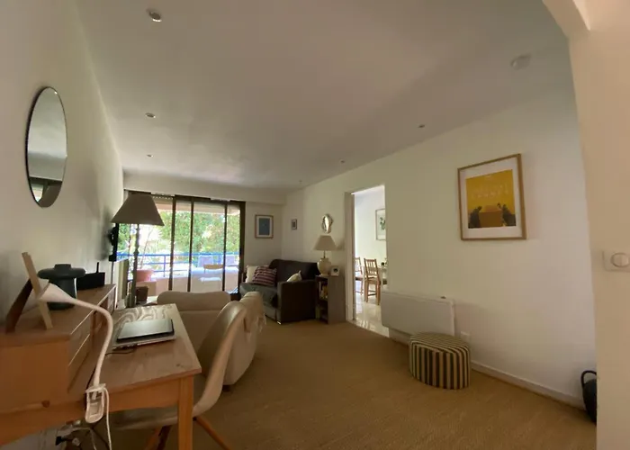 With Terrace Near Apartman Nizza