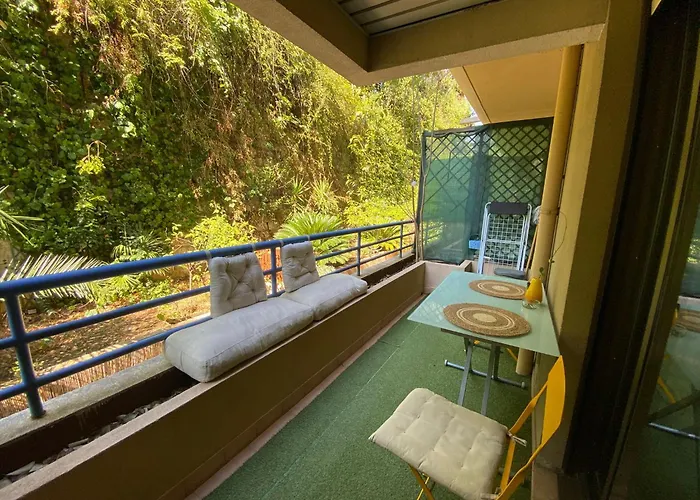 Apartman With Terrace Near