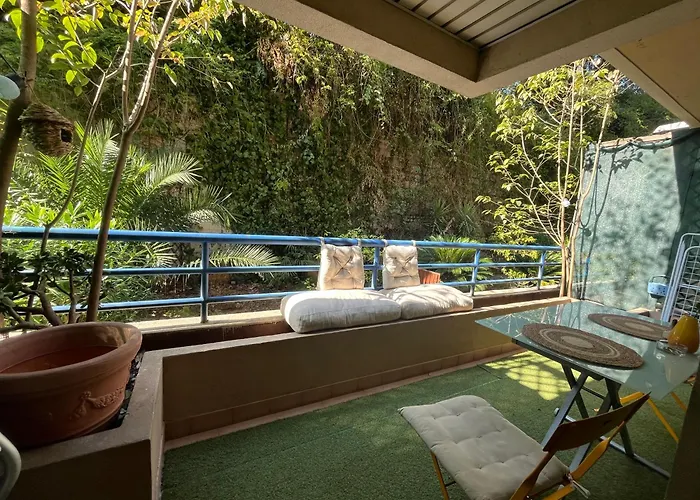 With Terrace Near * Nizza